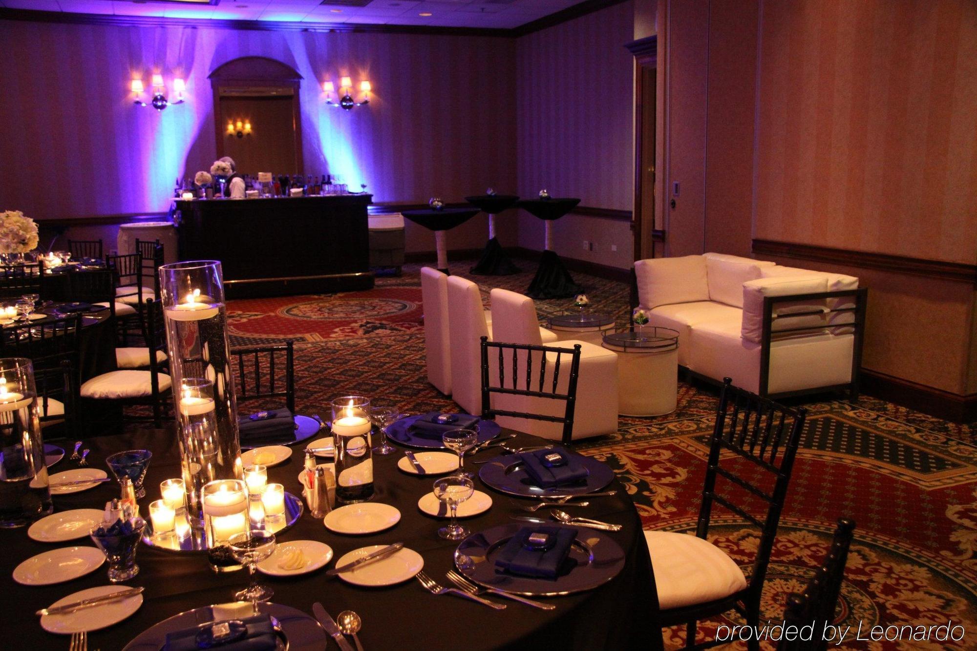 Doubletree By Hilton Chicago/Alsip Otel Restoran fotoğraf